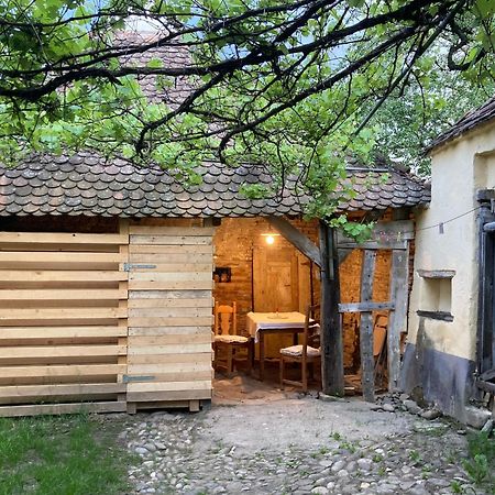 House By The Church - Entire House Crit Экстерьер фото