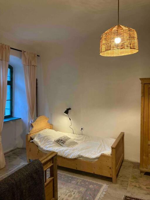 House By The Church - Entire House Crit Экстерьер фото