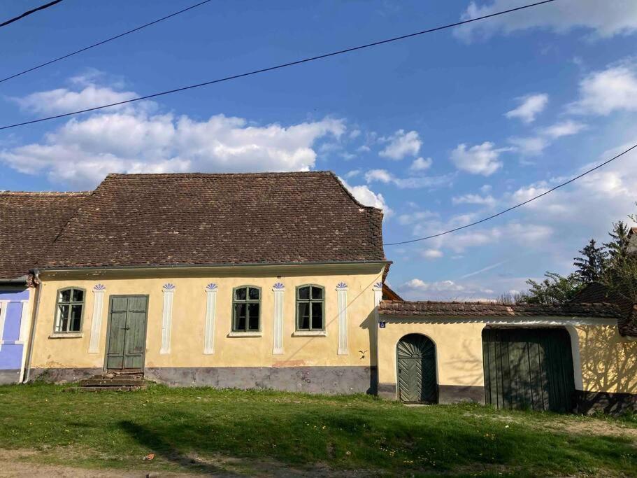 House By The Church - Entire House Crit Экстерьер фото